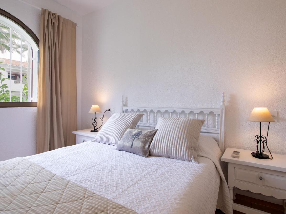 Apartment Nueva Playa Les Deveses Bagian luar foto