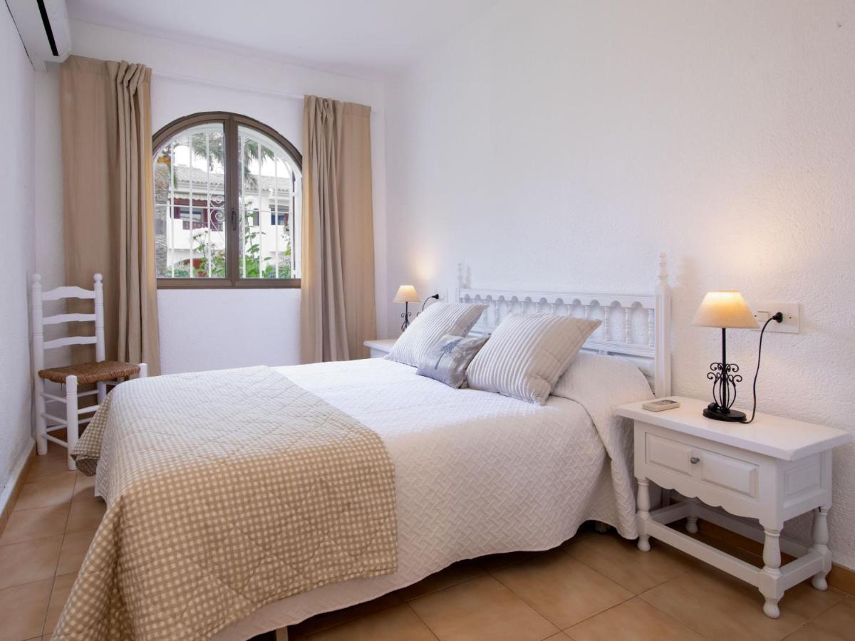 Apartment Nueva Playa Les Deveses Bagian luar foto