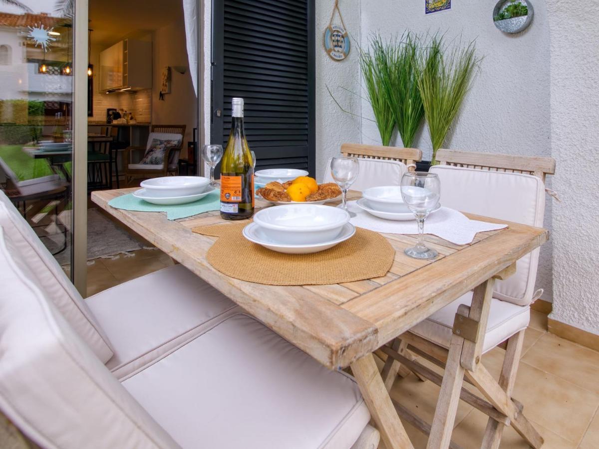 Apartment Nueva Playa Les Deveses Bagian luar foto