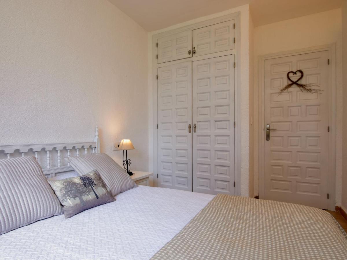 Apartment Nueva Playa Les Deveses Bagian luar foto